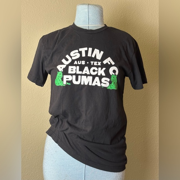 GENTLY WORN BLACK PUMAS HELLO MERCH TSHIRT SMALL - Picture 1 of 2
